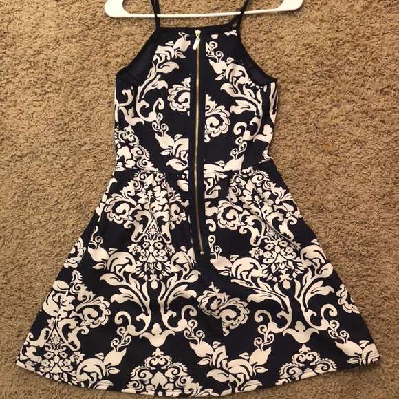 Formal dress! - Picture 2 of 5